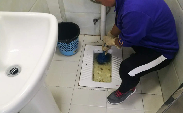 阿尔山疏通蹲坑
