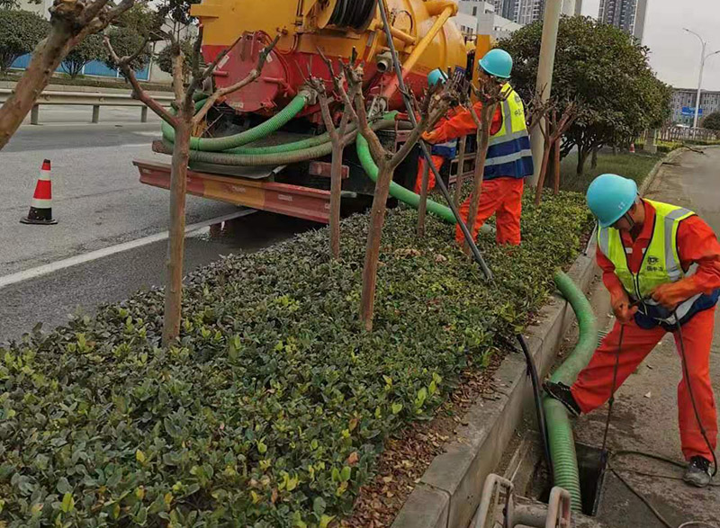 阿尔山市政管道清淤
